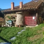La Casa Roja De Quiros Chalet Armada