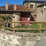 Chalet La Casa Roja De Quiros *