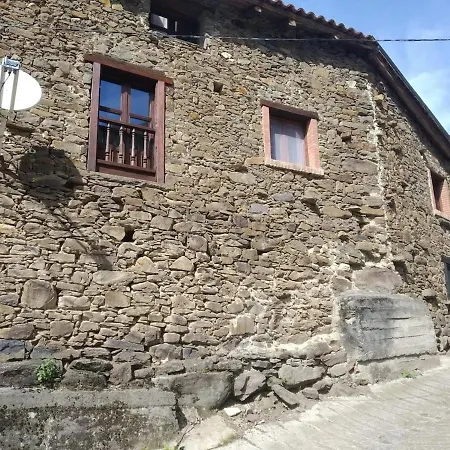 La Casa Roja De Quiros