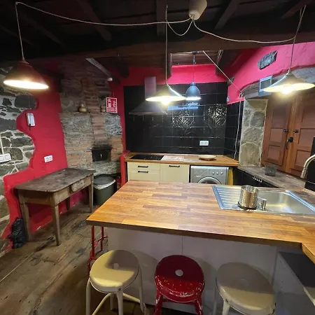 La Casa Roja De Quiros Chalet