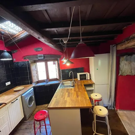 La Casa Roja De Quiros * Armada