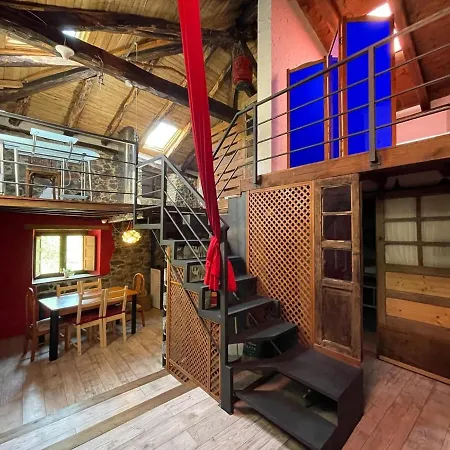 La Casa Roja De Quiros
